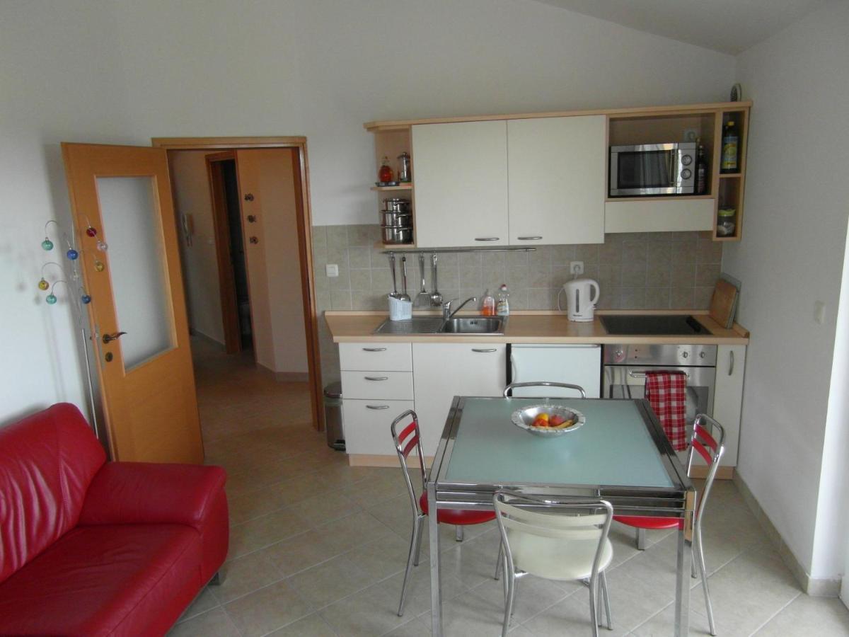 Bentley - Sea-View - 2 Bedroom Apartment Premantura Εξωτερικό φωτογραφία