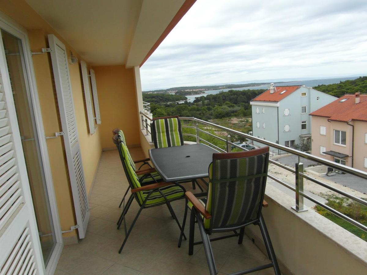 Bentley - Sea-View - 2 Bedroom Apartment Premantura Εξωτερικό φωτογραφία