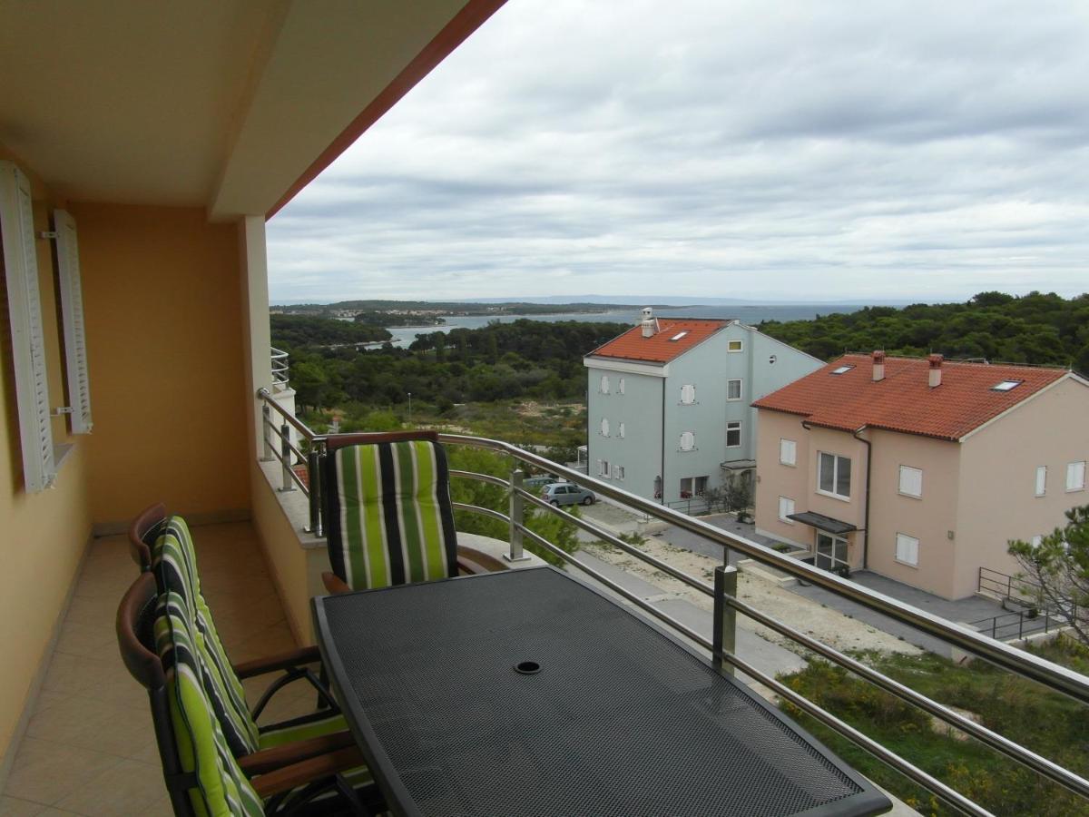 Bentley - Sea-View - 2 Bedroom Apartment Premantura Εξωτερικό φωτογραφία