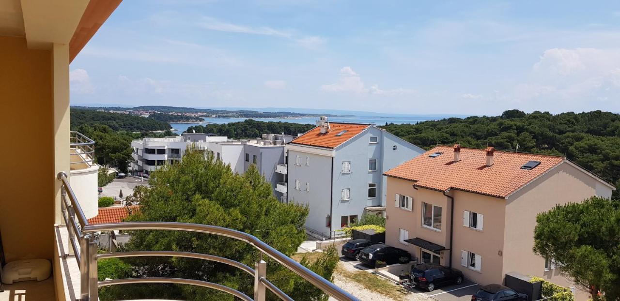 Bentley - Sea-View - 2 Bedroom Apartment Premantura Εξωτερικό φωτογραφία