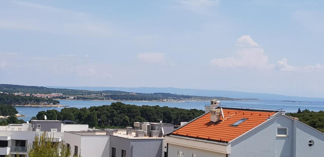 Bentley - Sea-View - 2 Bedroom Apartment Premantura Εξωτερικό φωτογραφία